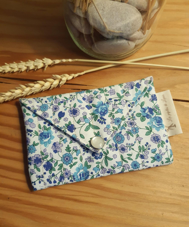 Mini pochette fleurie bleue