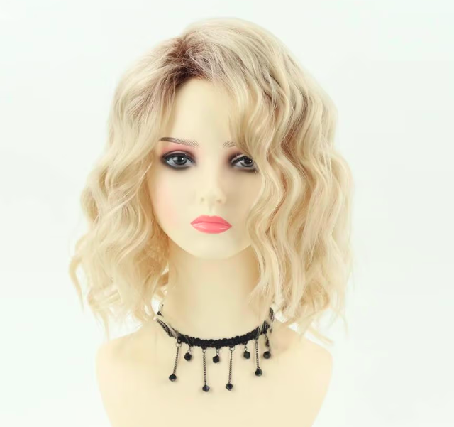 Korte gelaagde synthetische bob pruik met wavy textuur