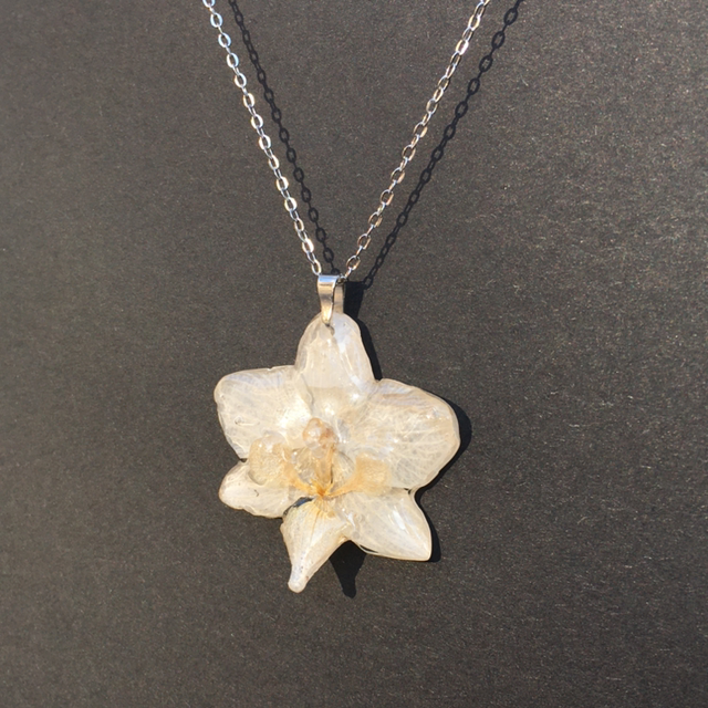 Minie Moth Orchid Necklace 