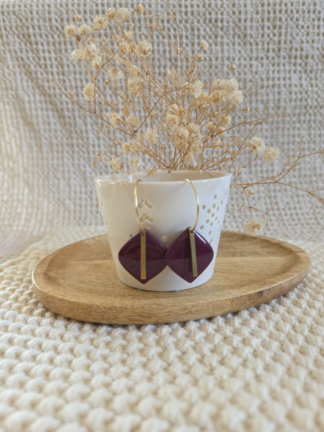 Boucles d&#039;oreilles Mae coloris violine glossy