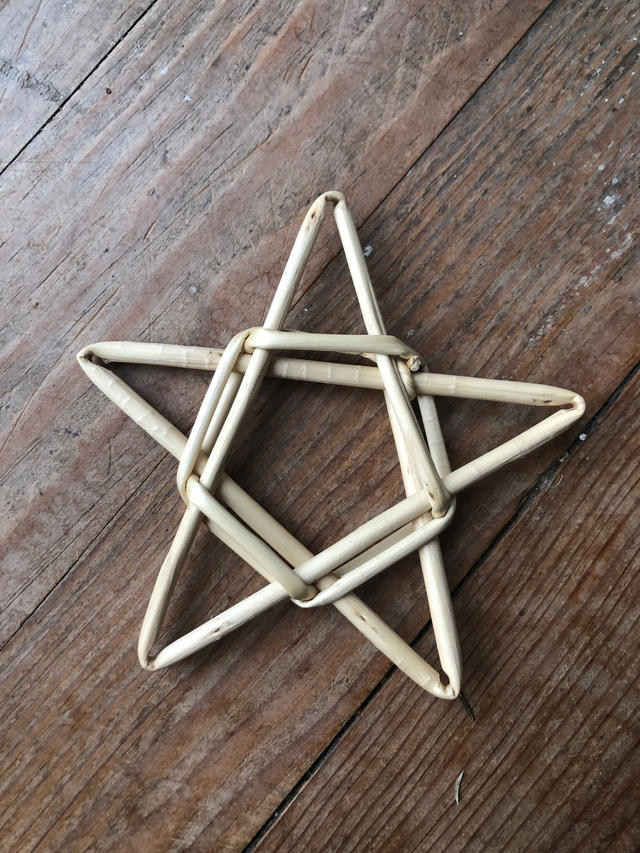 Etoile de Noël en osier blanc