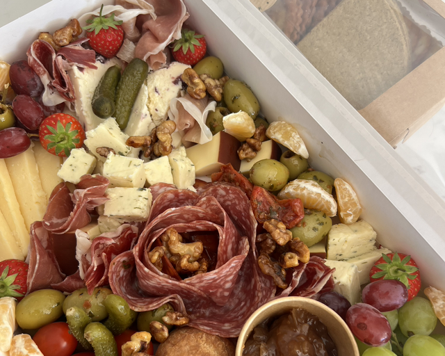 Platter Box- Charcuterie, Cheese & crackers