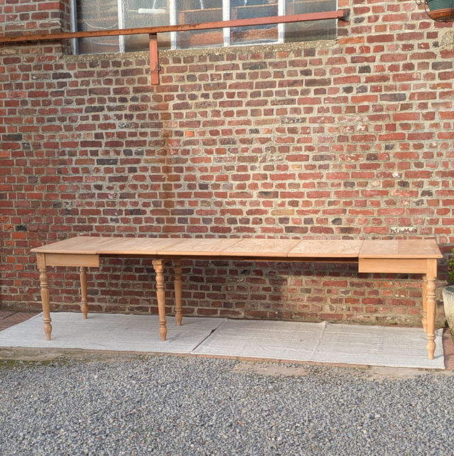 Table carrée avec rallonges