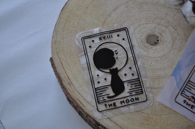 ✨ Sun Catcher Statique &quot;Carte de Tarot - La Lune &amp; Chat Mystique&quot; 