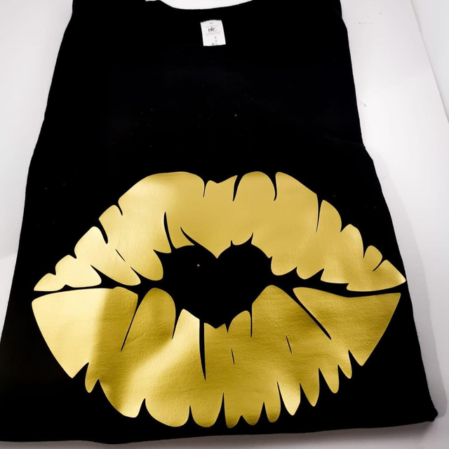 T-Shirt Woman 100% Cotton | Black with Gold Lips | Tambas Prints  