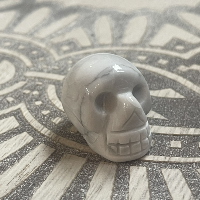 Mini Skull - White Howlite