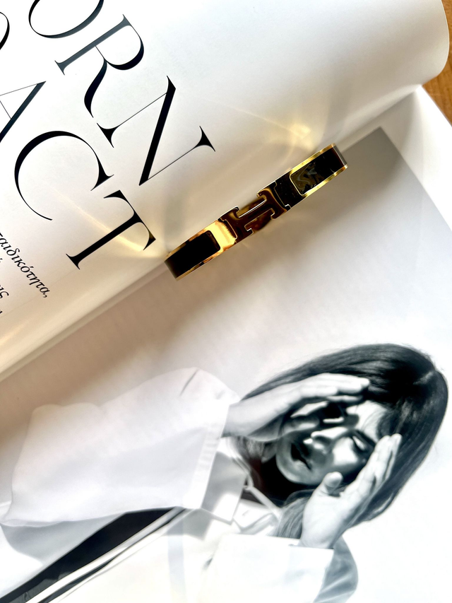 Χειροπέδα Η Σε Χρυσό Και Μαύρο Χρώμα