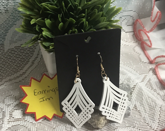 White Wood Dangling Earrings-SWDE67