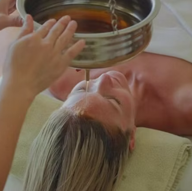 Soin suprême ~ shirodhara