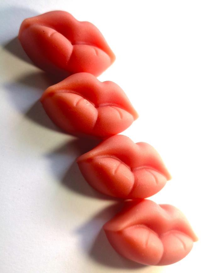 (2 Pack) La Vie Est Belle Wax Melt Lip Shapes