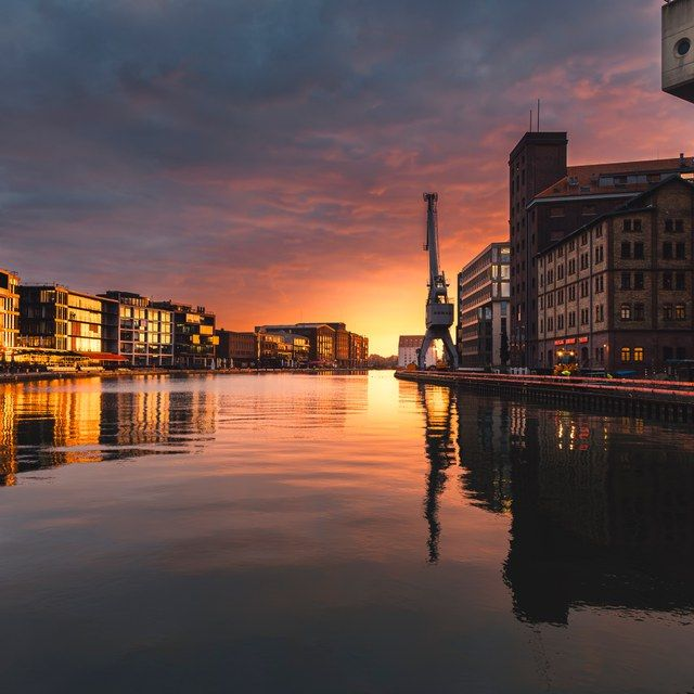 Stadthafen in der Abendglut