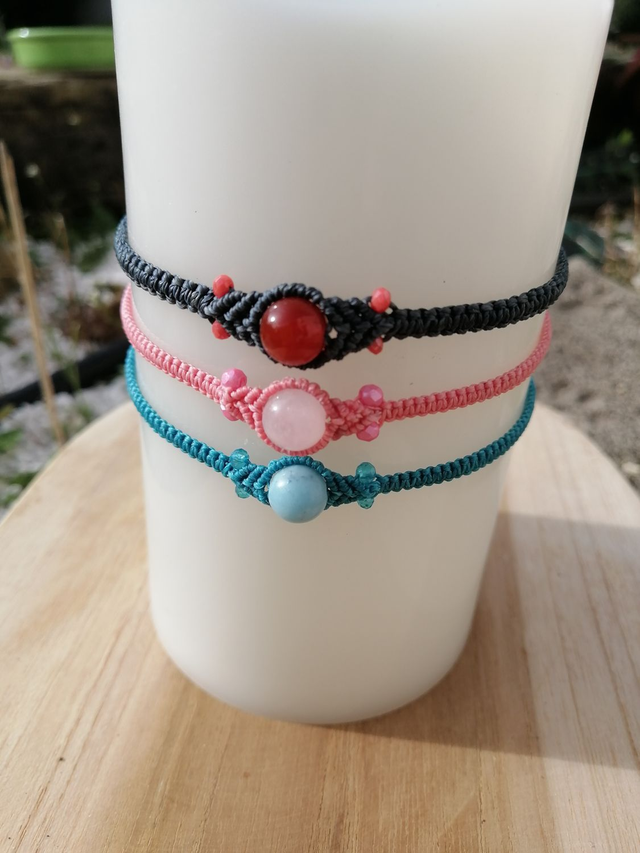 Bracelet micro macramé réglable avec pierre naturelle