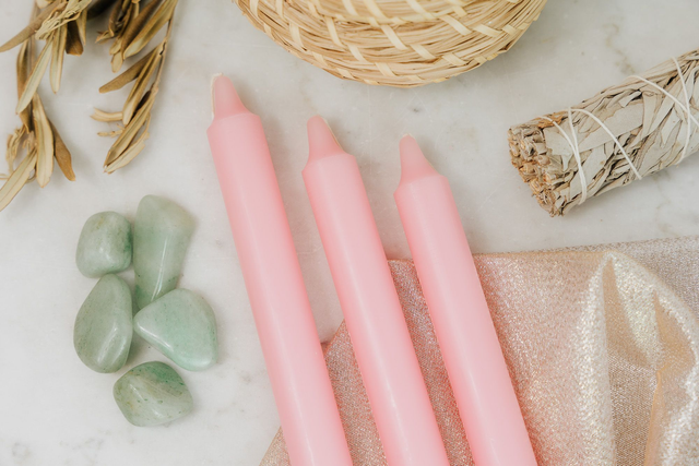 Bougie teintée masse rose - Tendresse, amour