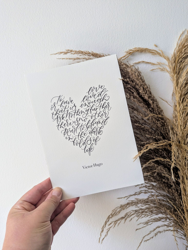 "To love" heart shape print