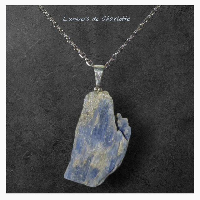 Pendentif &quot;Cyanite&quot; semi brut PN-510