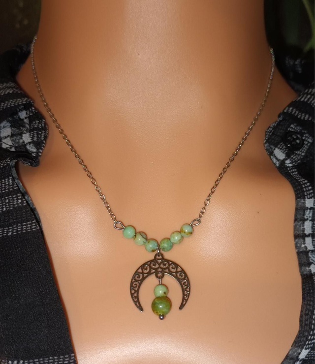 Collier Lune en Acier Inoxydable et Perles de Turquoise de Mongolie