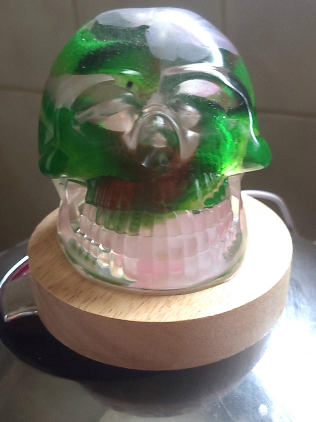 Lampe tête de mort 
