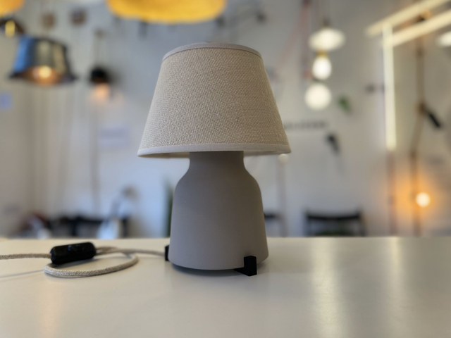 Tischlampe Keramik beige