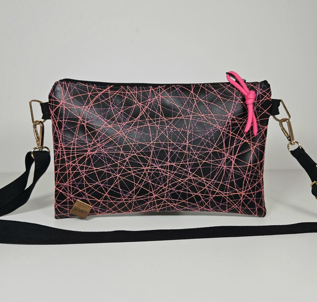CRAZY STRIPES black-pink clutch válltáska