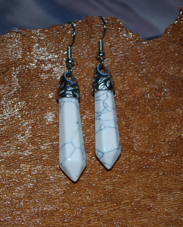 Boucles d'oreille howlite