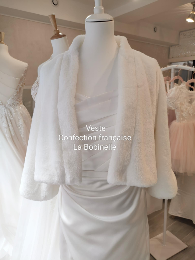 Veste femme en fourrure mariage d'hiver 