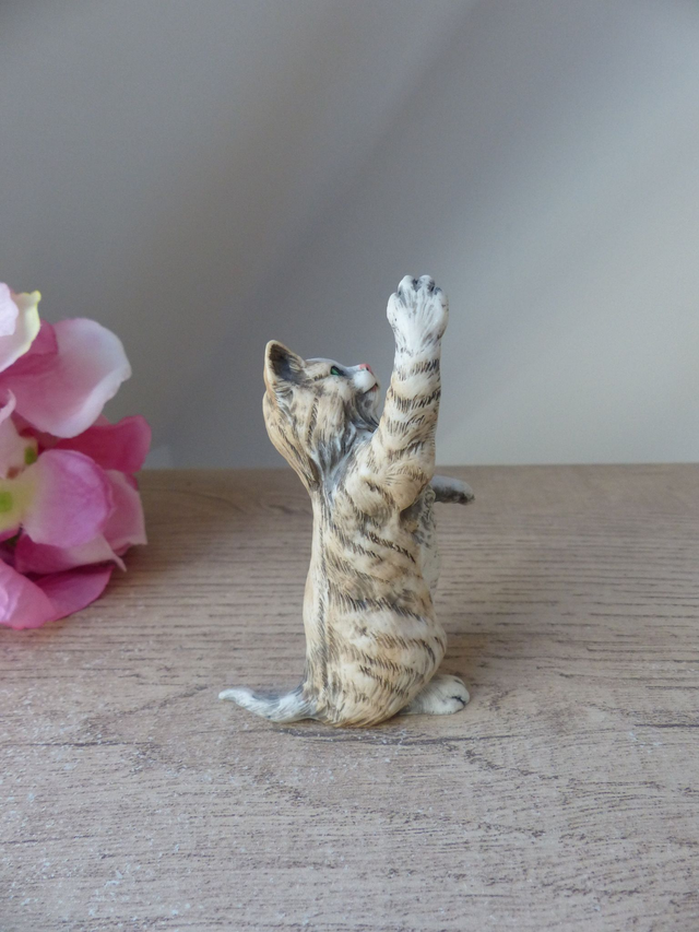Collection Petit Chat Figurine Miniature en Résine Peint Main, Chat Mignon Joueur Chasseur Réaliste, Chat Animal de Compagnie Cadeau Ami