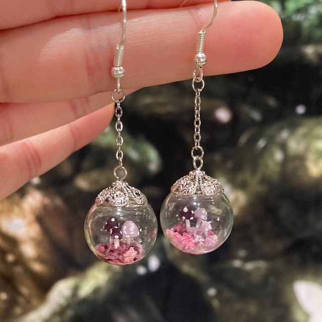 Boucles d&#039;oreilles violettes