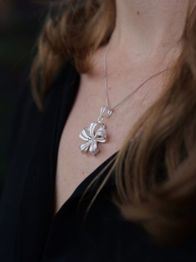 Bow Set (Pendant + Earrings)