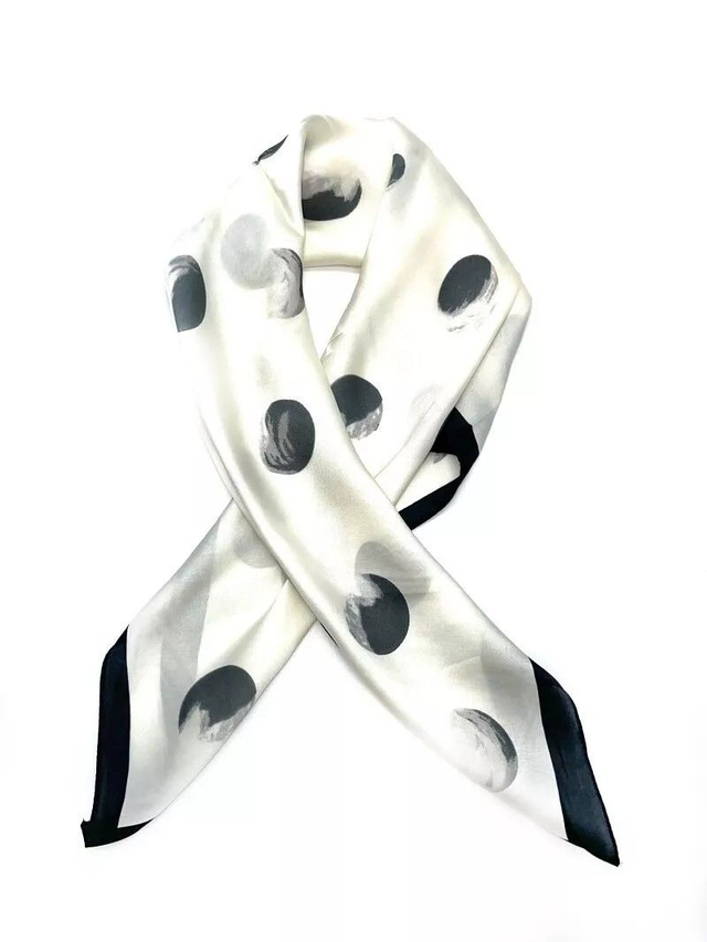 Foulard blanc court "carré 70x70"   - Marque LINETA d-91