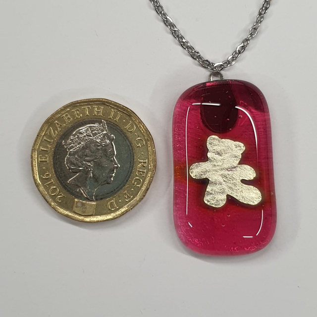 Deep pink silver teddy bear pendant NEW 