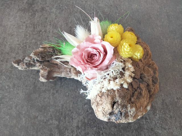 Petites fleurs bois flotté