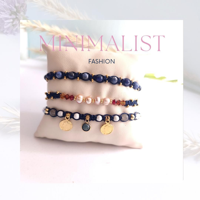 Ensemble des bracelets en macramé bleu foncé 