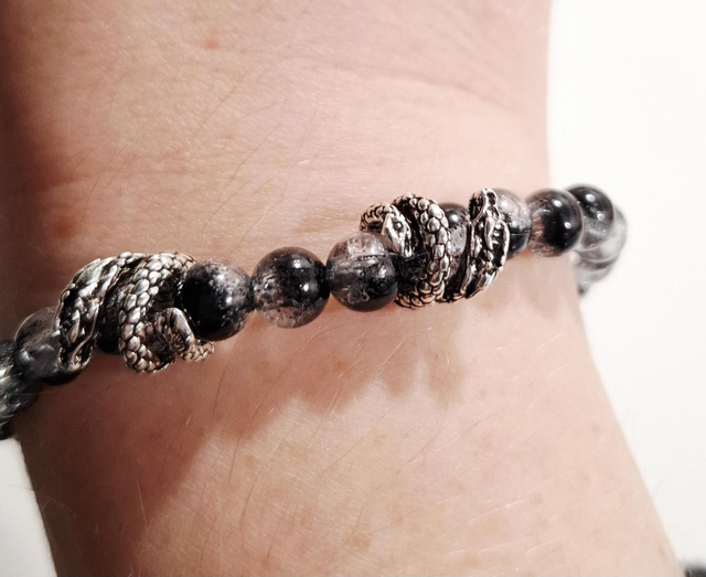 Dragon charm glass beaded bracelet 