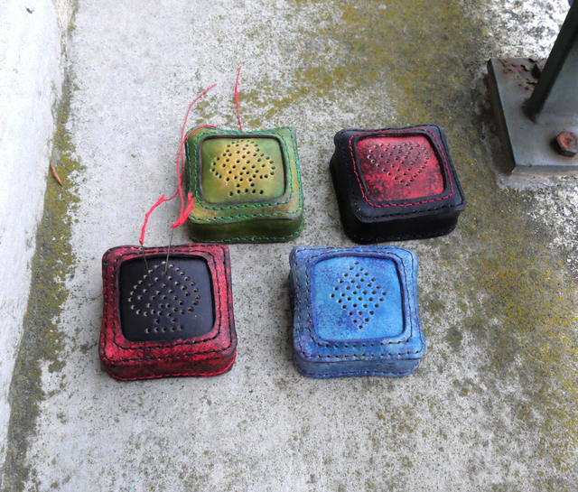 Coussin a aiguilles carré