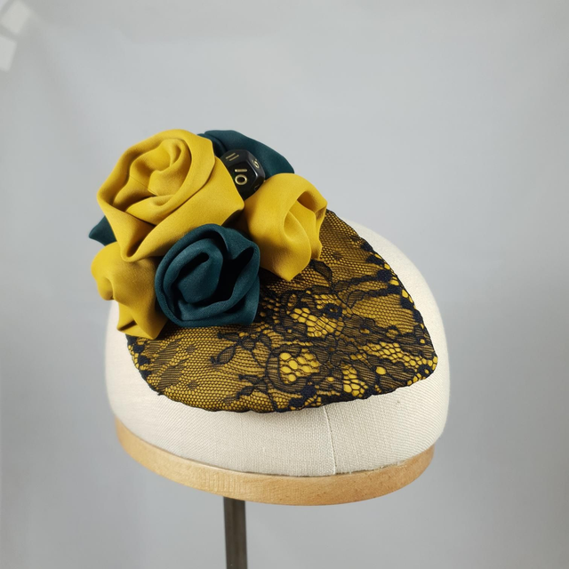 Fascinator goutte jaune et vert avec dé
