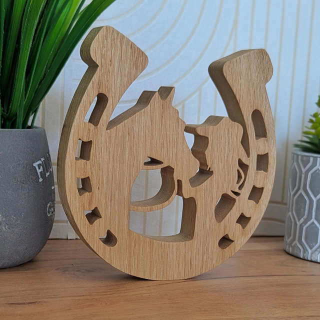 Fer à cheval en chêne