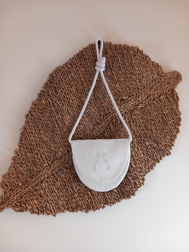 Sac bandoulière en lin brodé blanc