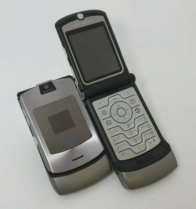 Motorola RAZR V3i Retro Flip Phone - All Colours Unlocked - Pristine GRADE A+