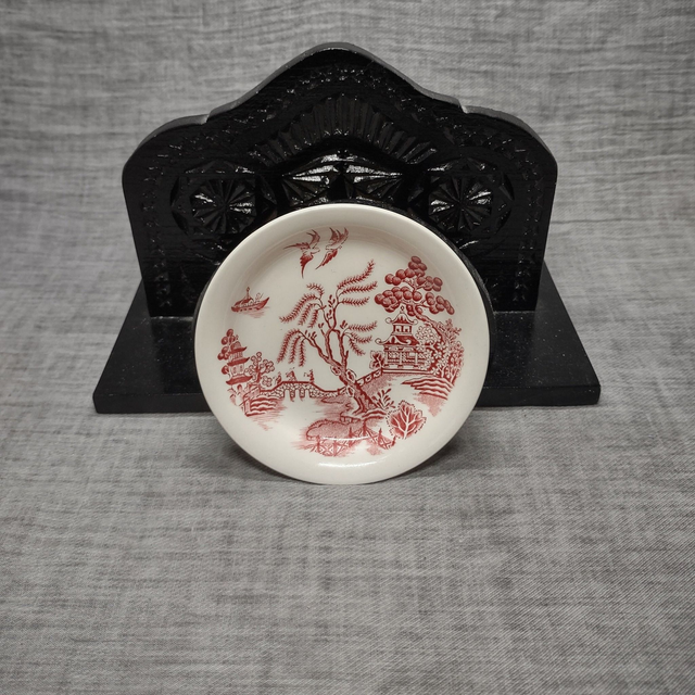 J. &amp; G. Meakin | Schaaltje (diameter 10,5 cm | hoogte 2 cm) ‘Willow’ motief uitgevoerd in rode kleur | Vintage - Zeldzame vondst