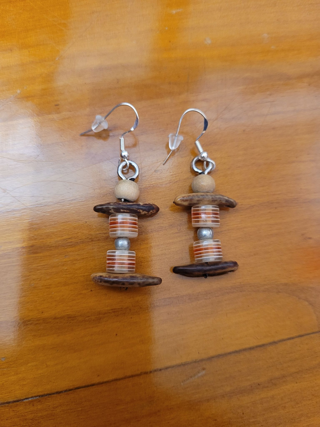 Boucles d'oreilles - Bois, perle en verre - Crochet en argent