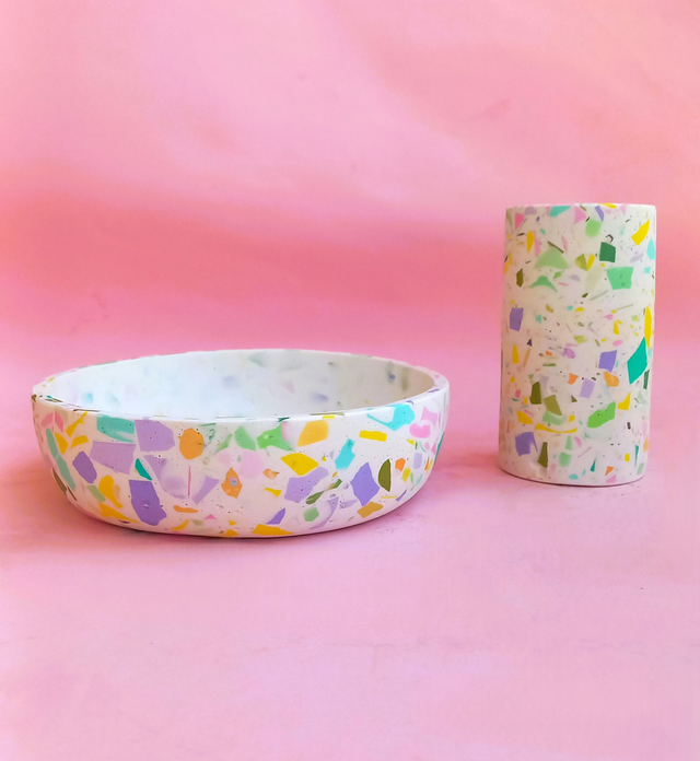 Biała miska terrazzo do kuchni na owoce lub dekoracyjna