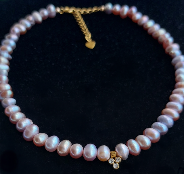 COLLIER MOON 