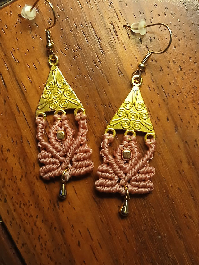 Boucles d&#039;oreilles roses