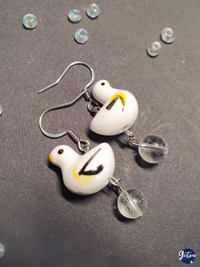 Boucles d&#039;oreilles mouettes en porcelaine et cristal de roche
