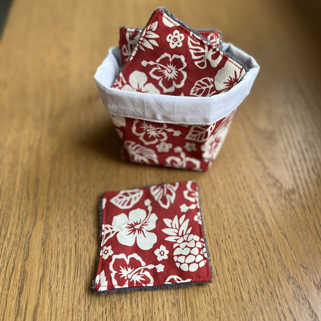 7 lingettes nettoyantes avec panier 