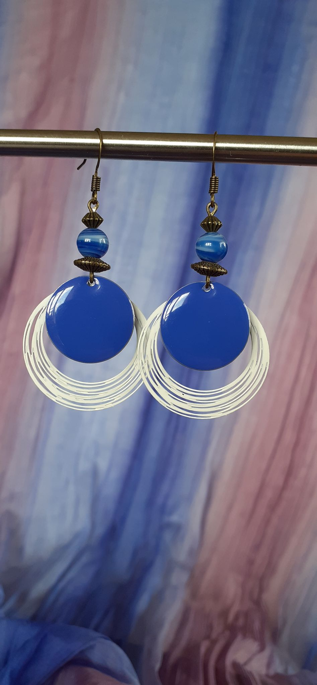 Amer Boucles d'oreilles colorées, Bronze antique, émail bleu indigo