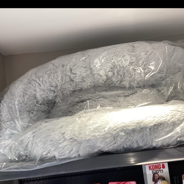 Large hugglepets bed