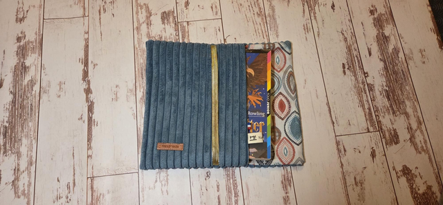 Pochette à livre, velours bleu