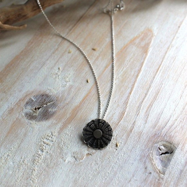 Pendentif tissé en crin de cheval