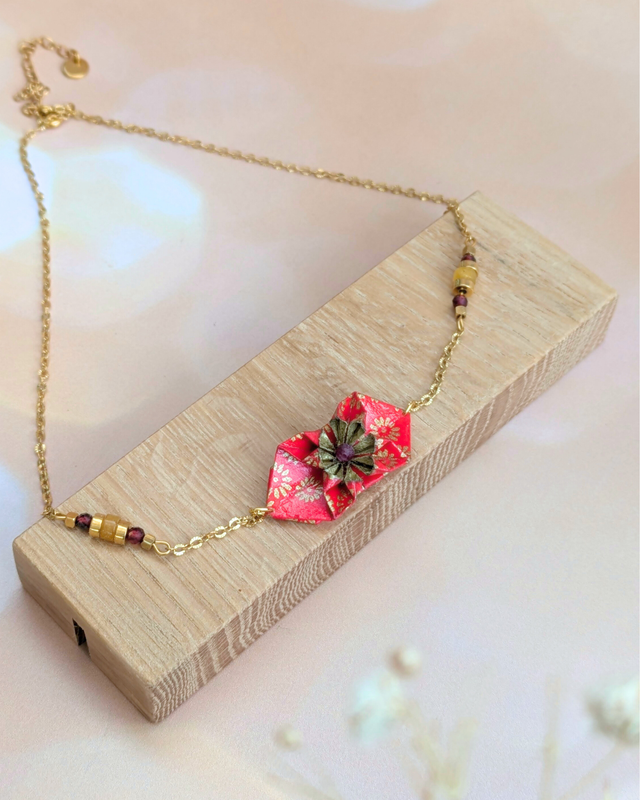 Collier origami Nymphéa Rouge grenat - Léger et élégant -